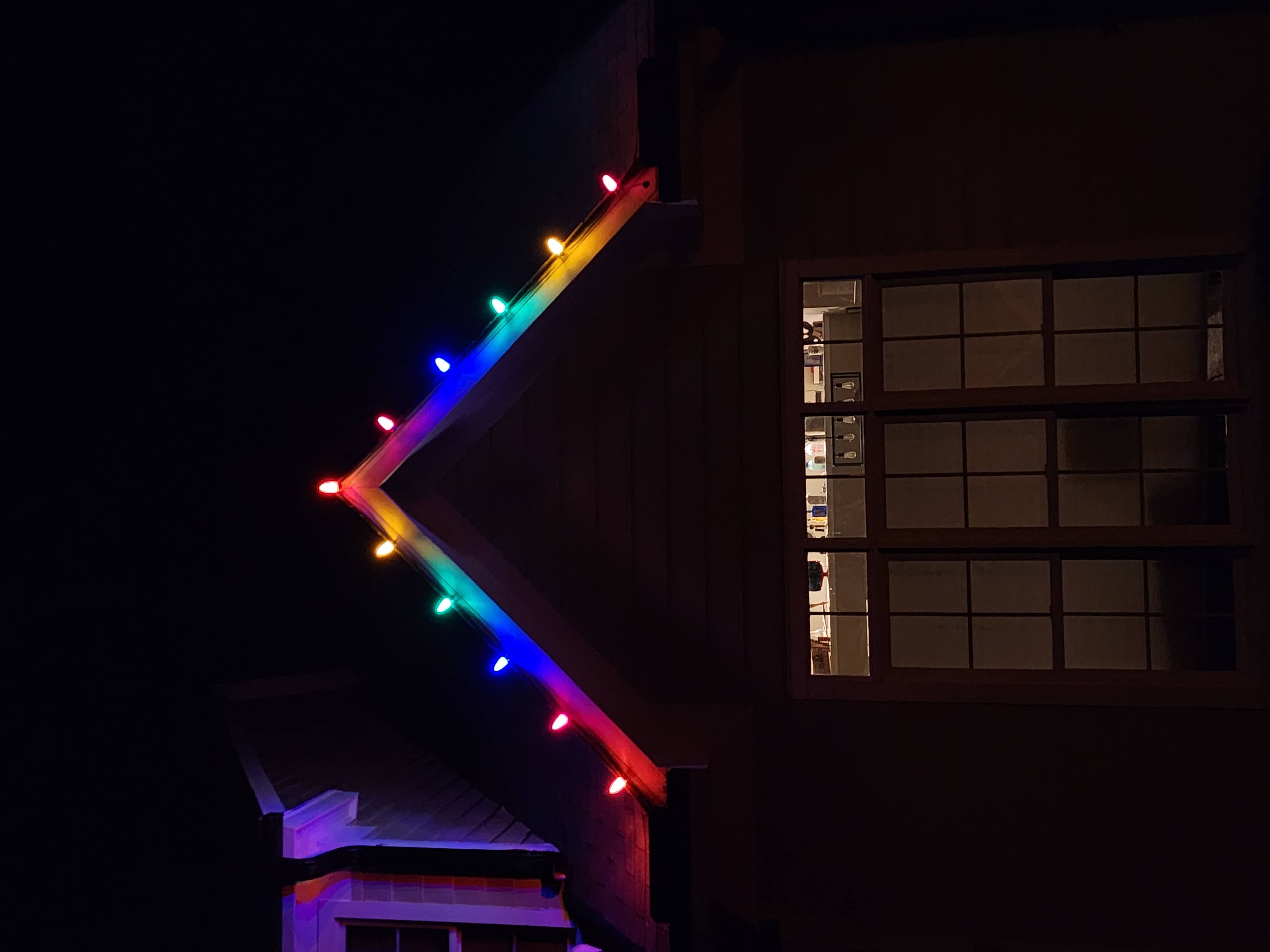 Classic multicolor C9 bulbs on the same sample roof peak